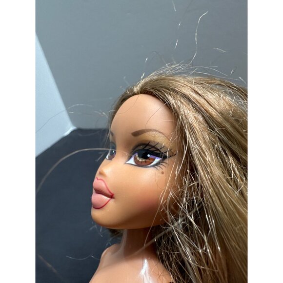 Bratz Doll Yasmin 2001 MGA 8.5" Vintage Collectible Nude Doll Brown Hair & Eyes - Picture 3 of 8